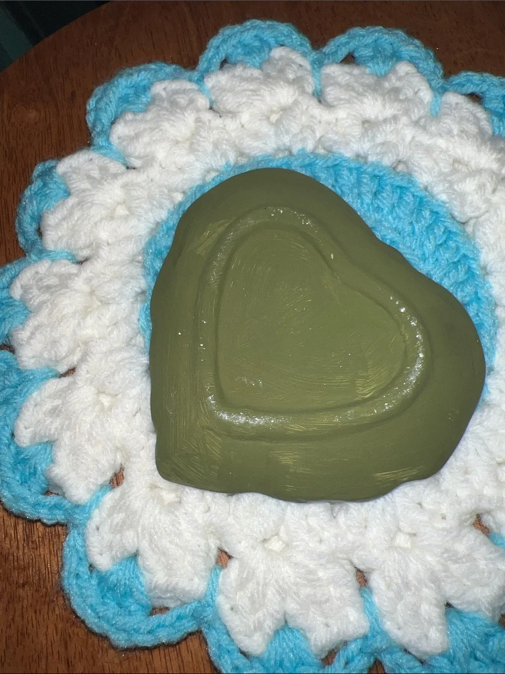 Handmade Olive Green Leaf Trinket Dish with Green Glitter - Picture 6 of 7